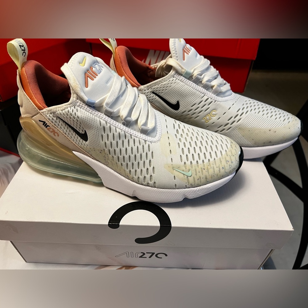 BRAND NEW Nike Air Max 270 White, Sanddrift, Green, Confetti and Black Sneakers